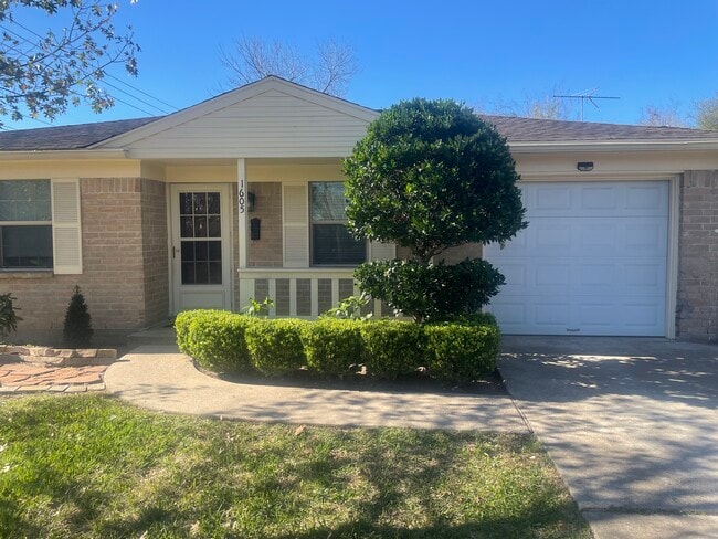 Photo - 1605 N 5th St