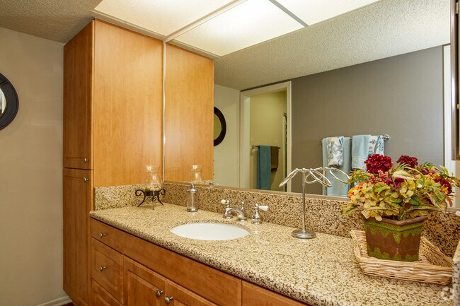1BR, 1BA - 822 - SF