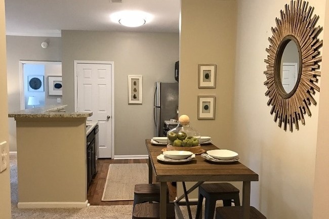 Photo - Heritage Lake Apartments