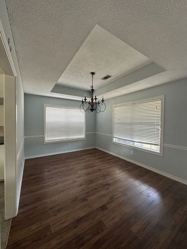 Photo - $2,000.00 MOVE-IN-SPECIAL