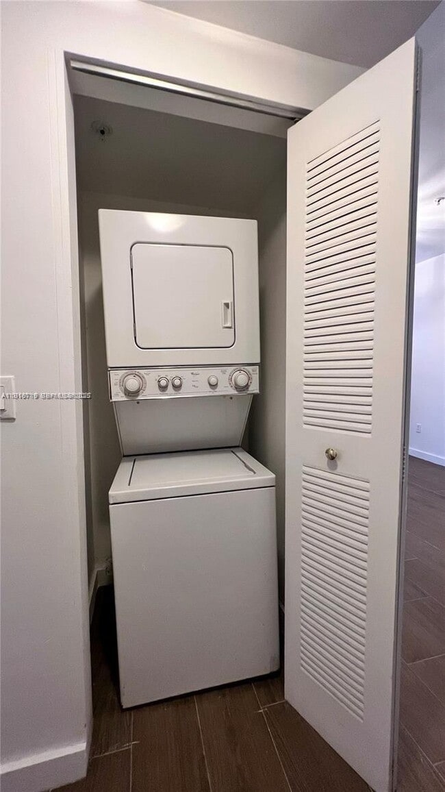 Photo - 1611 Meridian Ave Unit 104