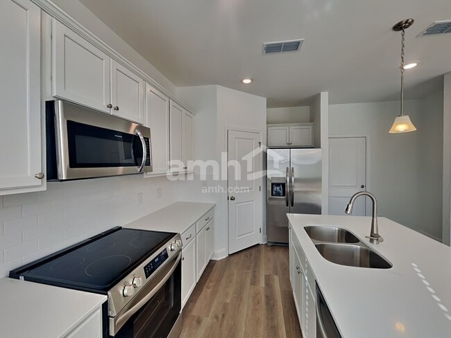 Photo - 205 Argea Dr