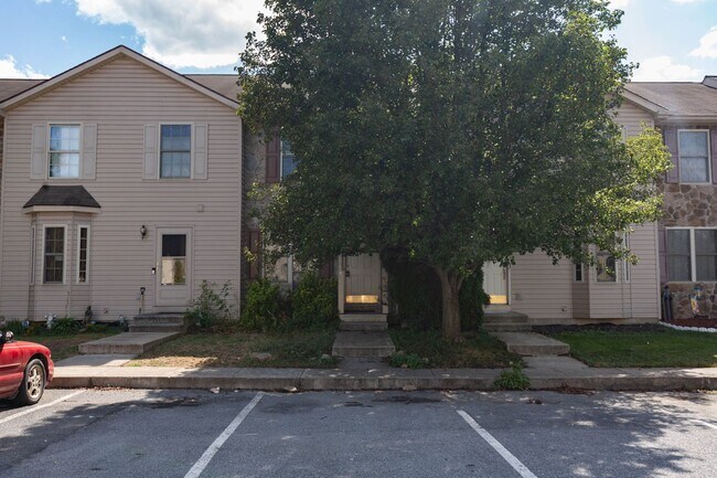 Photo - 2 Bed, 1.5 Bath Townhome in Inwood, WV