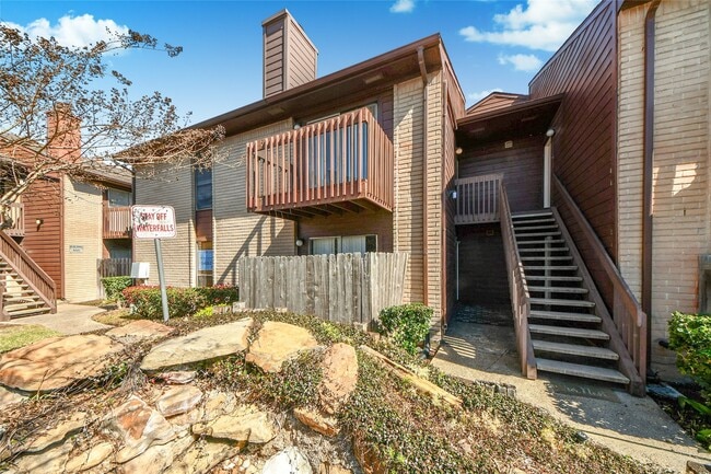 Building Photo - 12905 Woodforest Blvd Unit 712