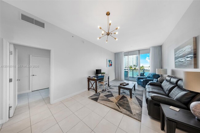 Photo - 7928 East Dr Unidad 305