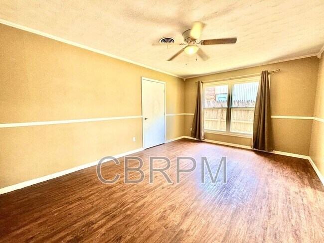 Photo - 5434 31st St