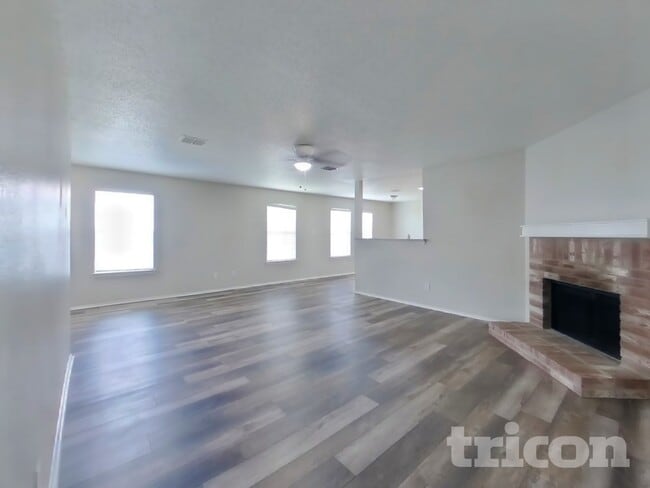 2636 Peach Dr