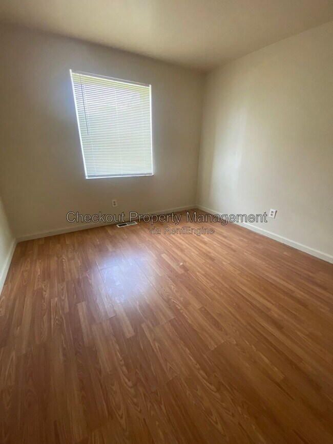 Photo - 9969 Sloane Square Unit a