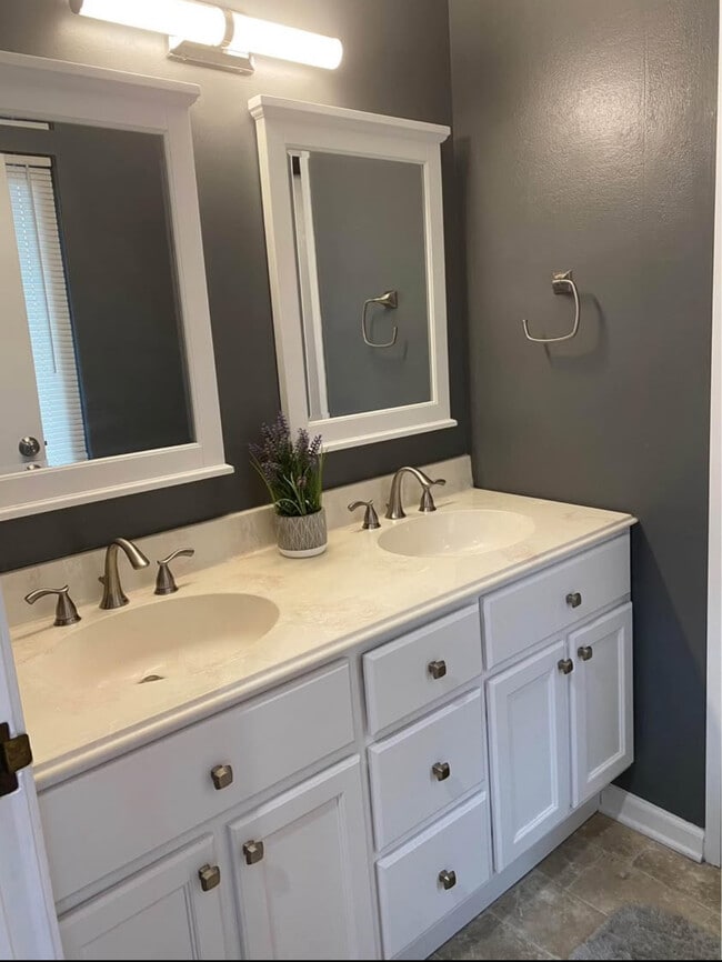 Photo - 6271 Architrave Dr SE Unit 6271