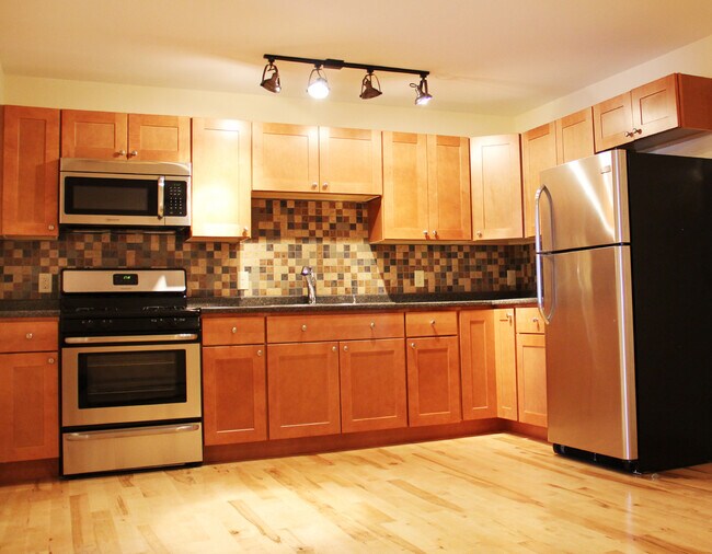 Building Photo - 51 N Champlain St Unit APT 2