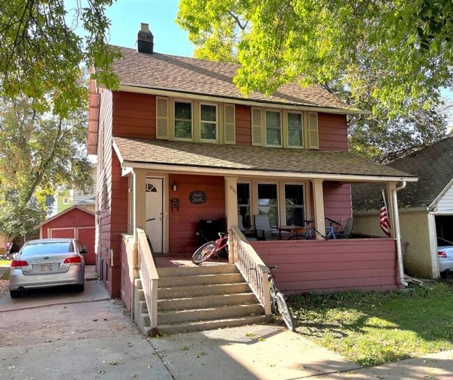 Building Photo - 1225 Milton St Rental