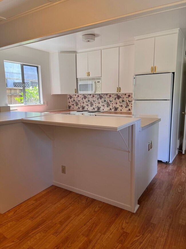 Photo - 4 bed 2 bath house available now!