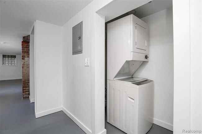 Photo - 95 E Euclid St Unit 001