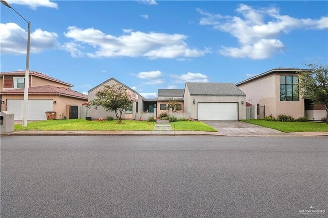 Photo - 2411 W Holland Ave