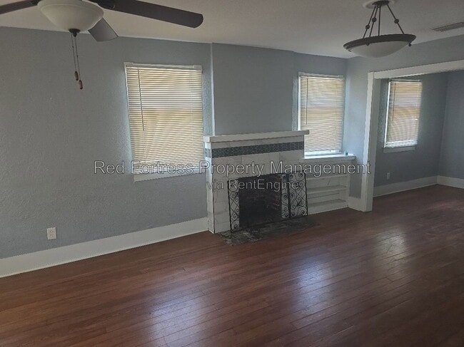 Photo - 1609 Poinsettia Ave