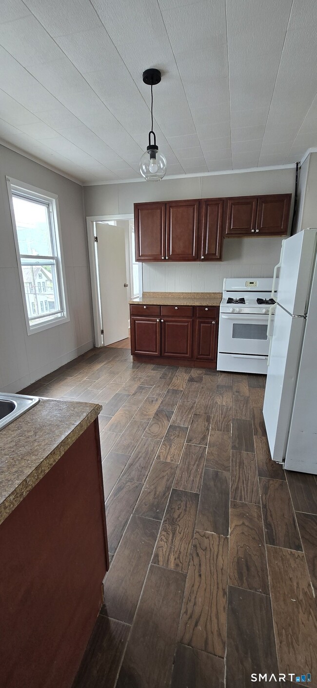 Photo - 31 Sheffield St Unit 3rd