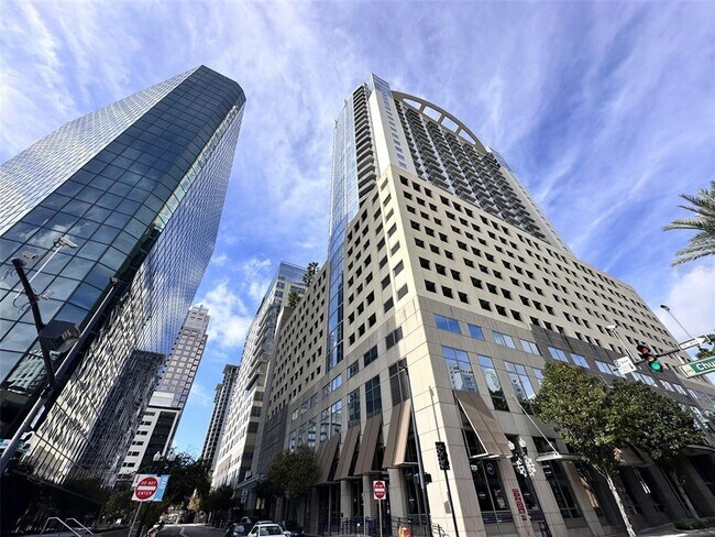 Photo - 155 S Court Ave Unidad 1103