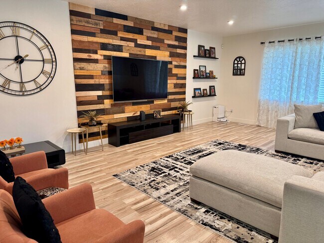 Photo - 15445 S Revolutionary Way