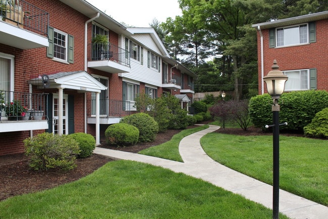 Hosbrook Manor - Hosbrook Manor