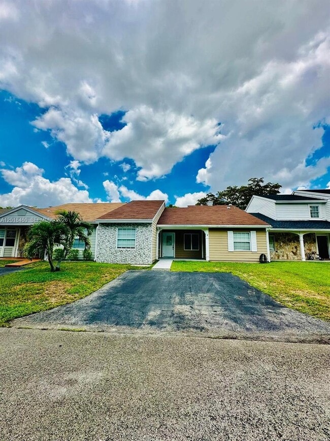 Photo - 14530 SW 142nd Ct Cir