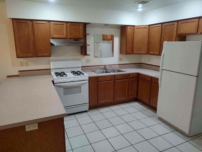 Photo - 878 Valley St Unidad B