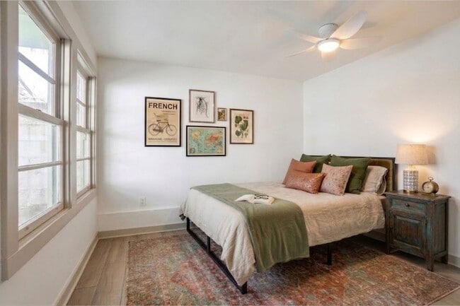 Photo - 720 Spain St Unit 1A