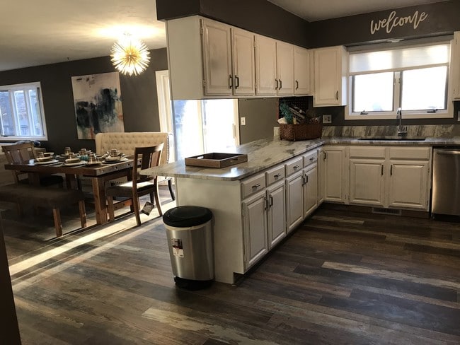 Photo - 325 Westbrook Dr