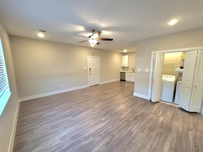 Photo - 1620 Oak Tree Dr Apartment Unit 2301