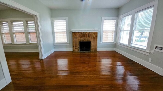 Photo - 2039 W Main St