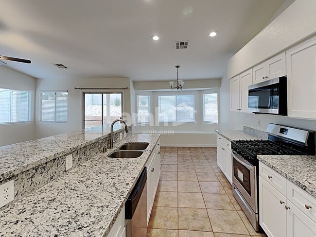 Photo - 504 Duran St