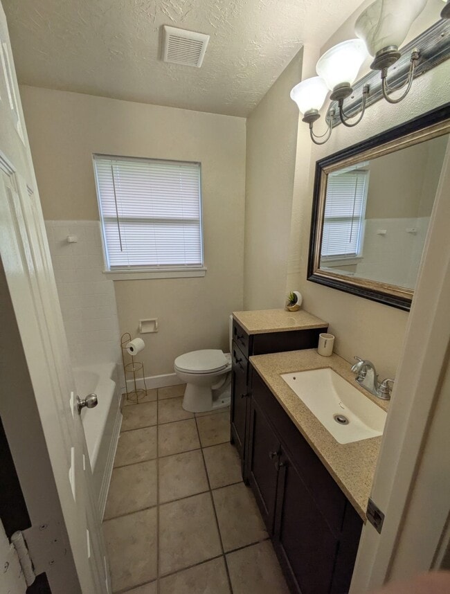 Photo - 1305 Serpentine Dr
