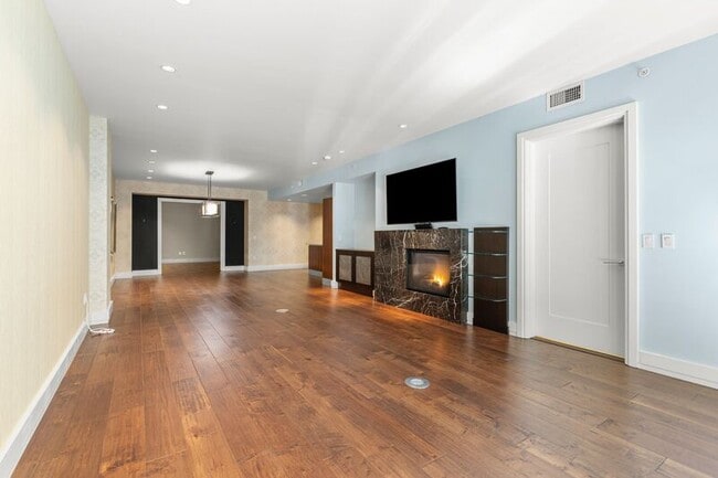 Photo - 311 NW 12th Ave Unidad #204