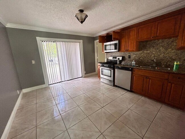 Photo - 7347 Pinedale Dr