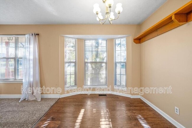 Photo - 609 Artic Ave