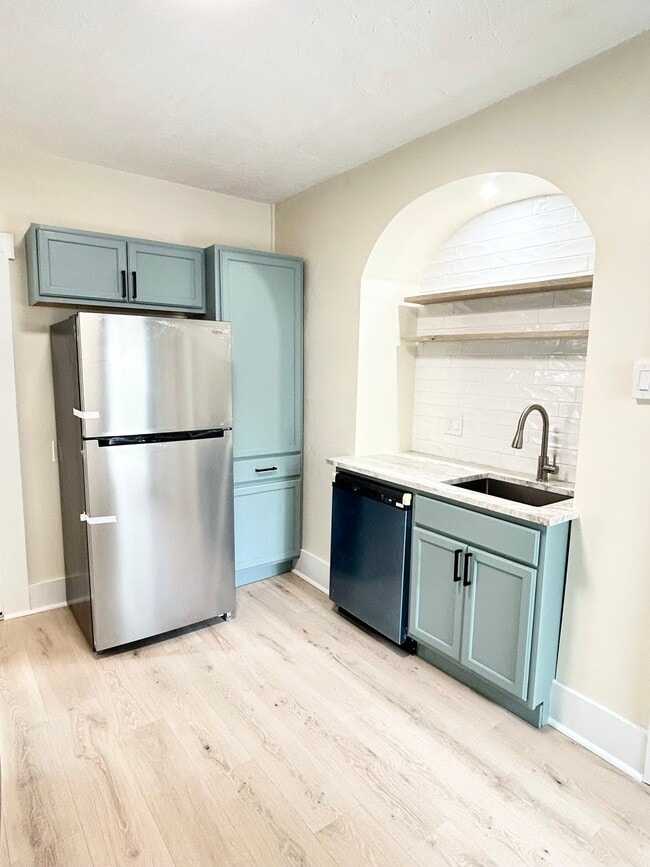 9 George St Unit 1