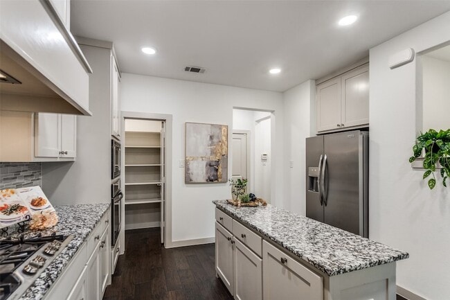 Photo - 1423 Lamb Dr