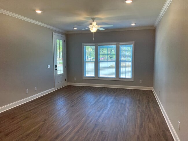Photo - 3 Bedroom Townhouse in Washington Square!-...