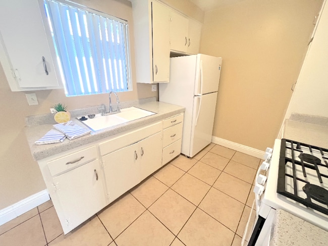 Photo - 550 Silverwood Ave Unit D