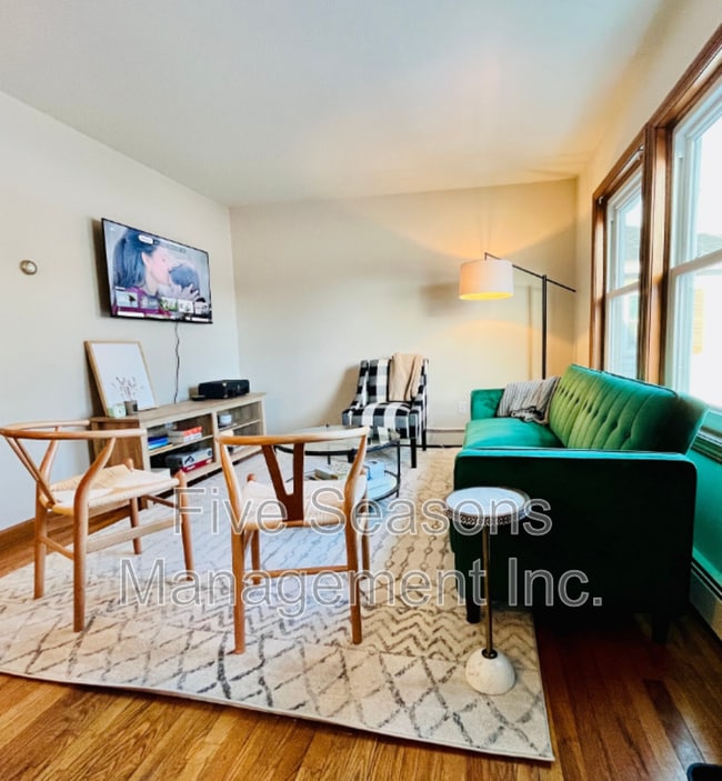 Photo - 358-360-360 N Winooski Ave