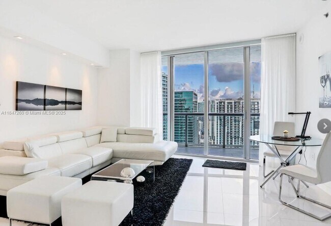 Building Photo - 475 Brickell Ave Unit 4310 Rental