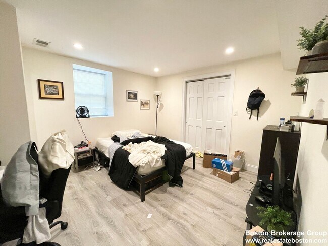 Photo - FAIRLY PRICED RENOVATED 6 bed 3 bath in Mission Hill.... don't miss ou!!