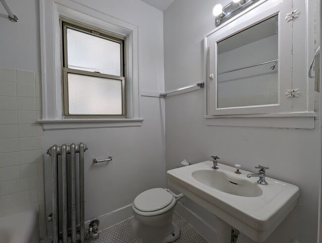 Photo - 2536 N Sawyer Ave