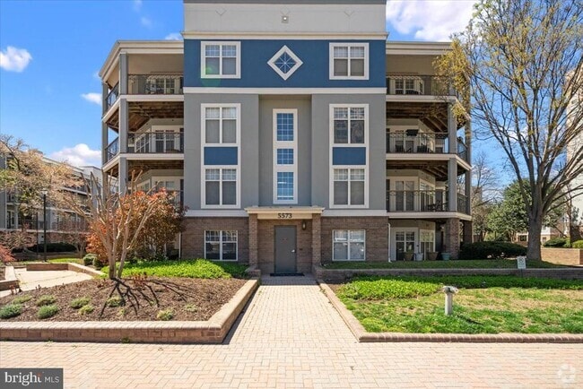 Building Photo - 5573 Seminary Rd Unit 309 Rental