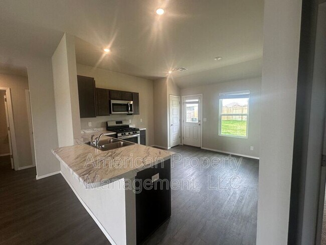 Photo - 1107 W Abilene Rd