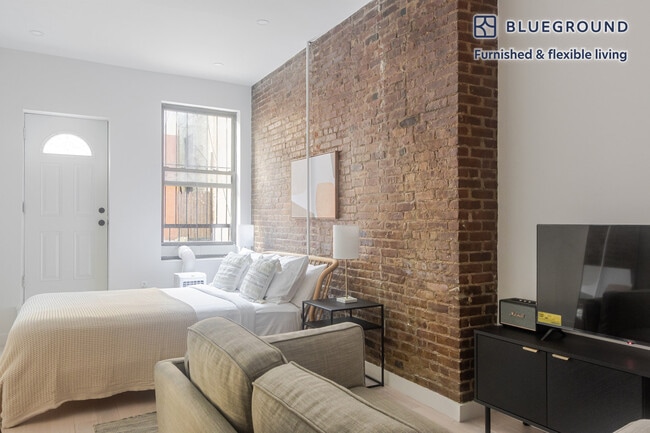 Building Photo - 501 1/2 E 83rd St Rental