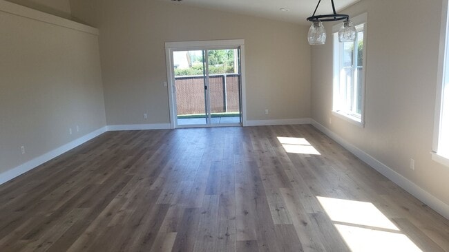 Photo - 3 bed 2 bath Single Family Home for Rent in Grants Pass