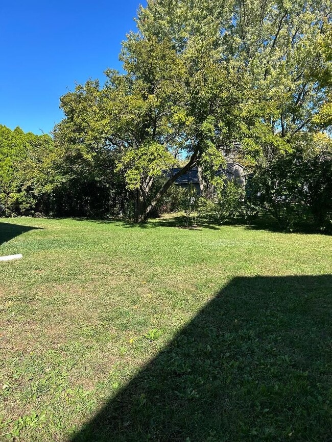 Photo - 3304-3306-3306 Kilwinning Pl