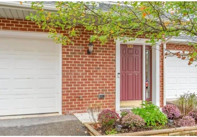 Photo - 590 Tall Oak Blvd NW