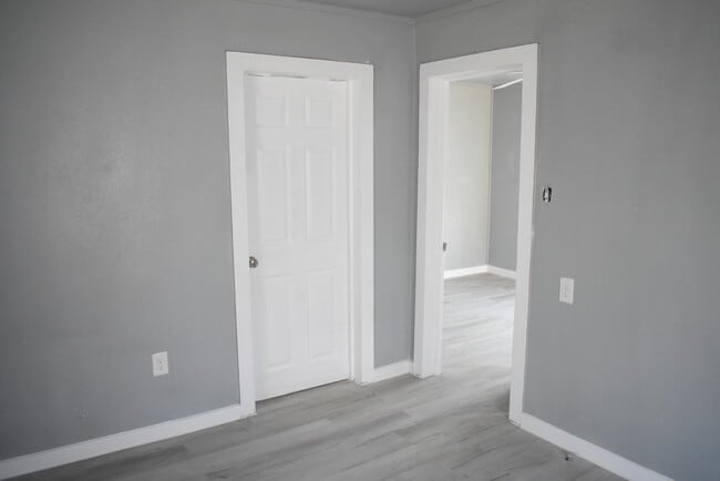 Photo - 110 Dutch St