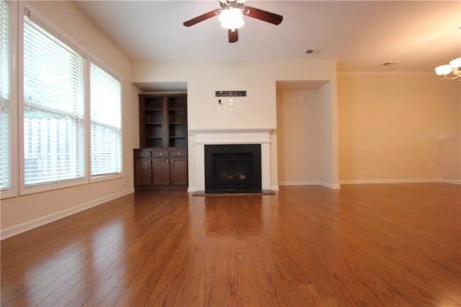 Photo - 2132 Greencrest Cir